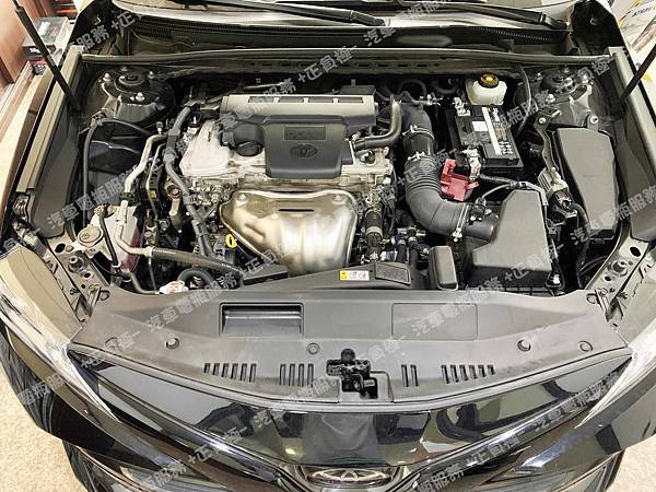 【台北】TOYOTA豐田 CAMRY 2.5 2019年 原廠電瓶 日製GS YUASA 355LN2-MF 60AH 360A 更換 汽車電池 韓製SEBANG世邦 56219 62AH 510A IMG_8767