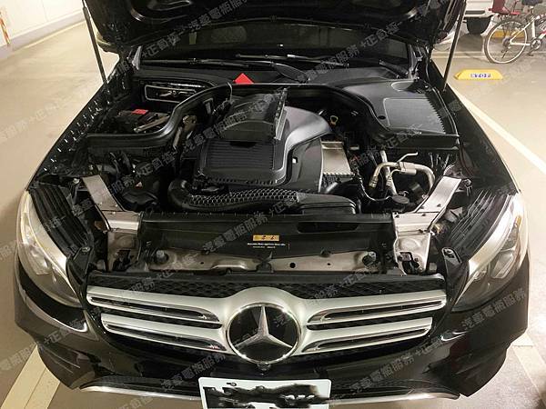 【台北】MERCEDES BENZ賓士 GLC-Class GLC300 4MATIC X253 2017年 原廠電瓶 BENZ AGM 80AH 800A(EN) 更換 汽車電池 德國VARTA華達 德國廠 AGM F21 80AH 800A(EN) 【到府安裝】 IMG_9923