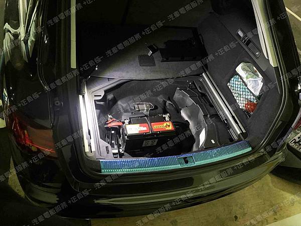 【台北】AUDI奧迪 A6 Avant 40 TFSI 2016年 原廠電瓶 德製VARTA華達 AGM 92AH 850A(EN) 更換 汽車電池 奧地利BANNER紅牛 AGM 59201 92AH 850A(EN) 【到府安裝】 IMG_9149