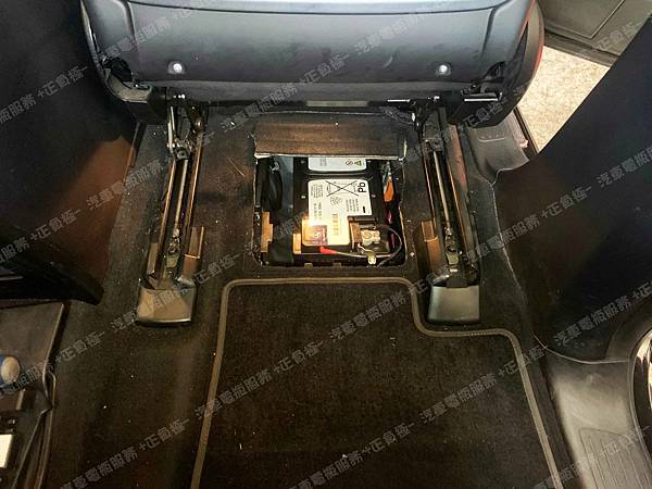 【台北】MERCEDES BENZ賓士 GLE-Class GLE350d 4MATIC W166 2017年 原廠電瓶 BENZ AGM 95AH 850A(EN) 更換 汽車電池 德國VARTA華達 德國廠 AGM G14 95AH 850A(EN) IMG_0110