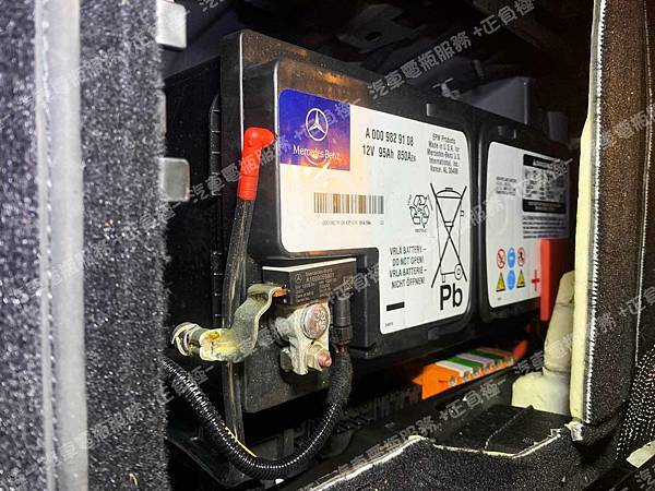 【台北】MERCEDES BENZ賓士 GLE-Class GLE350d 4MATIC W166 2017年 原廠電瓶 BENZ AGM 95AH 850A(EN) 更換 汽車電池 德國VARTA華達 德國廠 AGM G14 95AH 850A(EN) IMG_0106