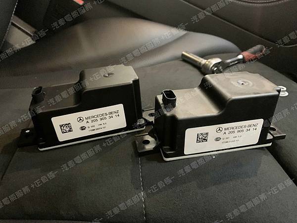 【台北】MERCEDES BENZ賓士 GLC-Class GLC250 4MATIC X253 2017年 原廠電池 Auxiliary battery輔助電瓶(變壓器、電容器) 更換紀錄 IMG_9328