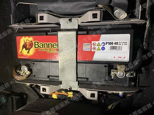 【台北】MERCEDES BENZ賓士 G-Class G500 W463 2000年 原車電瓶 韓製PLATINUM白金 60038 100AH 760A 更換 汽車電池 奧地利BANNER紅牛 銀合金 P100 100AH 820A(EN) 【到府更換】 IMG_9016
