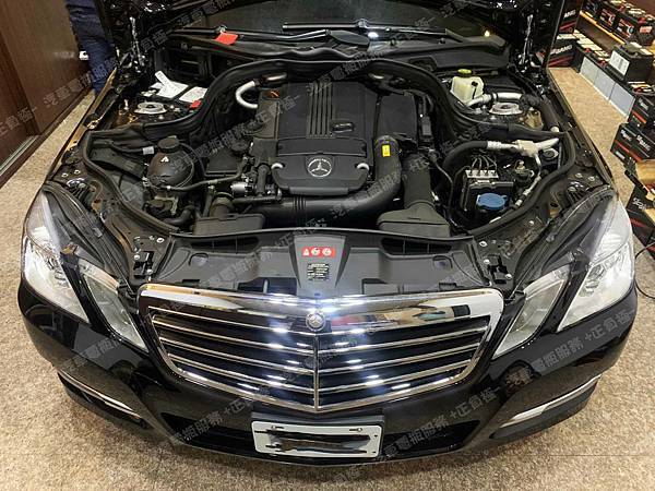【台北】MERCEDES BENZ賓士 E-Class Sedan E200 W212 2012年 原廠電瓶 德製VARTA華達 AGM 80AH 800A(EN) 更換 汽車電池 德國VARTA華達 德國廠 AGM F21 80AH 800A(EN) IMG_9526