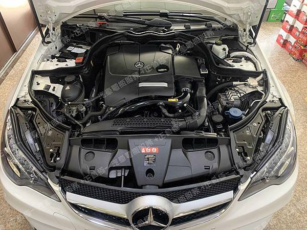 【台北】MERCEDES BENZ賓士 E-Class Coupe E250 C207 2017年 原廠電瓶 BENZ AGM 80AH 800A(EN) 更換 汽車電池 台灣 鐵力能源 磷酸鋰鐵電池 AGM-80 LT-B000B 850CCA IMG_0770