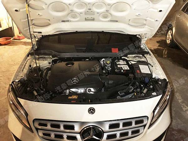 【台北】MERCEDES BENZ賓士 GLA-Class(NEW) GLA180 X156 2017年 原廠電瓶 德國MOLL莫爾 AGM 70AH 760A(EN) 更換 汽車電池 德國MOLL莫爾 AGM 81080 80AH 800A(EN) 【到府安裝】 IMG_0829