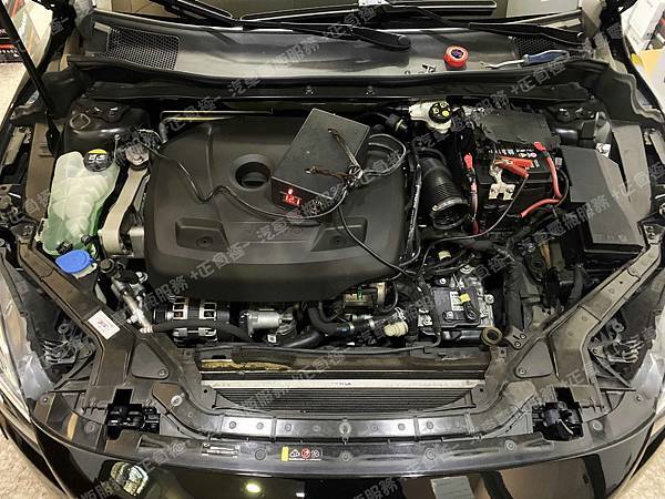 【台北】VOLVO富豪 V40 T3 2017年 原車電瓶 韓製GLOBAL地球牌 AGM70 L3 70AH 760A 更換 汽車電池 德國VARTA華達 德國廠 AGM E39 70AH 760A(EN) IMG_7662