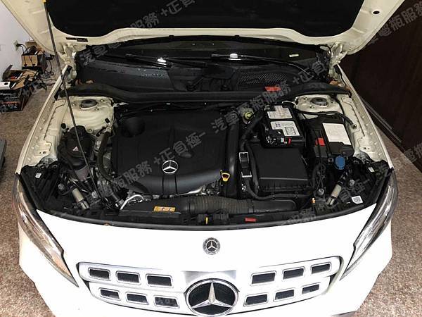 【台北】MERCEDES BENZ賓士 GLA-Class GLA200d 柴油版 X156 2018年 原廠電瓶 BENZ AGM 80AH 800A(EN) 更換 汽車電池 奧地利BANNER紅牛 AGM 58001 80AH 800A(EN) IMG_8124