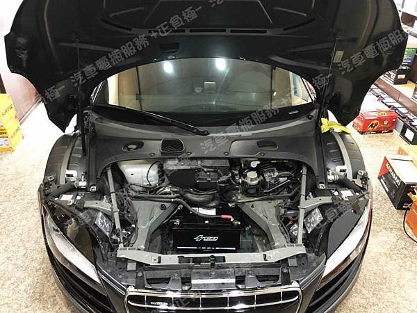 【台北】AUDI奧迪 R8 5.2 FSI quattro 2012年 原廠電瓶 德製MOLL莫爾 110AH 850A(EN) 更換 汽車電池 台灣 鐵力能源 磷酸鋰鐵電池 AGM-105 LT-B000A 1200CCA IMG_1089