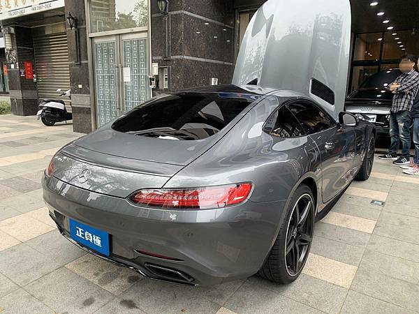 【台北】MERCEDES BENZ賓士 AMG GT 4.0 V8 C190 2016年 原廠電瓶 德製MOLL莫爾 AGM 80AH 800A(EN) 更換 汽車電池 台灣 鐵力能源 磷酸鋰鐵電池 AGM-80 LT-B000B 850CCA IMG_1084