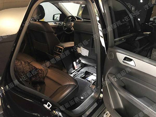【台北】MERCEDES BENZ賓士 ML350 CDI BlueTEC 4MATIC W166 2014年 原廠電瓶 BENZ AGM 95AH 850A(EN) 更換 汽車電池 德國MOLL莫爾 AGM 81095 95AH 850A(EN) IMG_1059