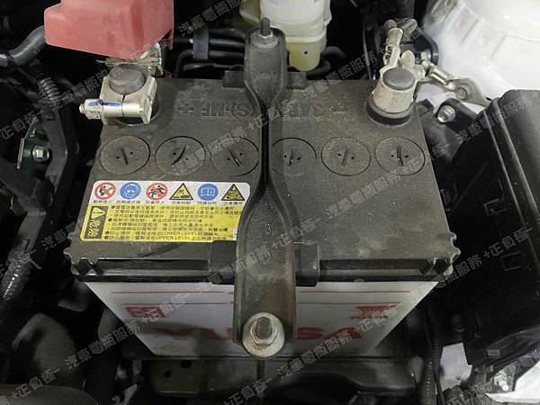 【台北】TOYOTA豐田 Yaris 1.5 2019年 原廠電瓶 台製YUASA湯淺 34B19LS-MF 加水式 33AH 240A 更換 汽車電池 台灣 鐵力能源 磷酸鋰鐵電池 EFB LT-B0014LS / 70B24LS 600CCA IMG_1584