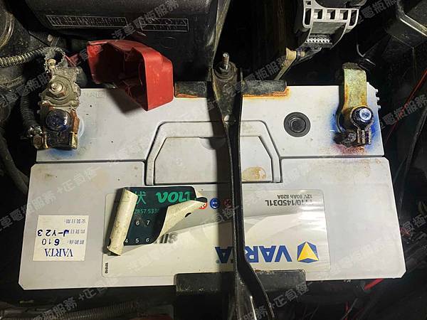 【台北】TOYOTA豐田 SIENNA 3.5 2013年 原車電瓶 德國VARTA華達 EFB T-110L/145D31L 90AH 820A 更換 汽車電池 台灣 鐵力能源 磷酸鋰鐵電池 EFB LT-B0013L / 120D31L 850CCA IMG_1603