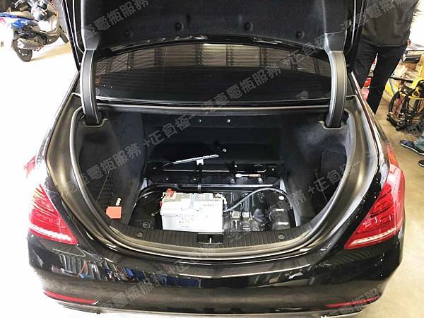【台北】MERCEDES BENZ賓士 S-Class S400 L W222 2016年 原廠電瓶 BENZ AGM 95AH 850A(EN) 更換 汽車電池 德國VARTA華達 AGM G14 95AH 850A(EN) 【到府安裝】 IMG_1529