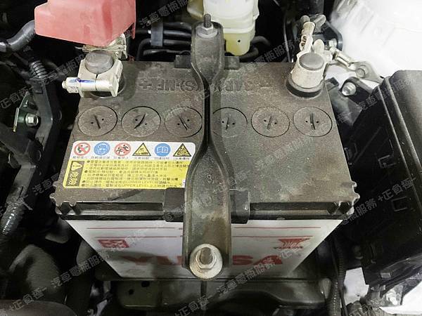 【台北】TOYOTA豐田 Yaris 1.5 2019年 原廠電瓶 台製YUASA湯淺 34B19LS-MF 加水式 33AH 240A 更換 汽車電池 印度POWER ZONE 銀合金 66B24LS 50AH 580A IMG_1584