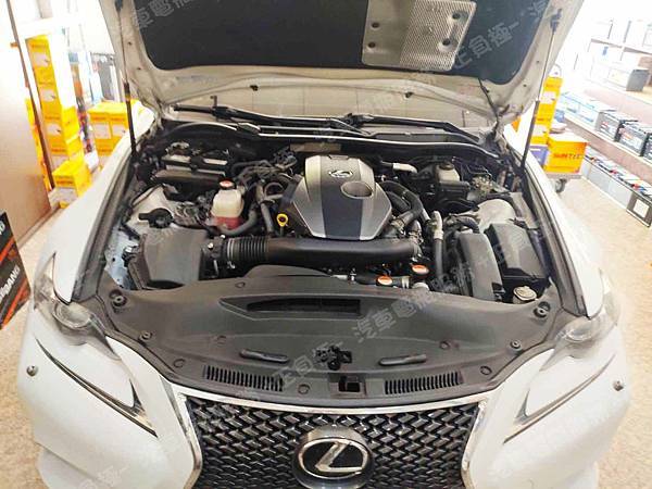 【台北】LEXUS凌志 IS200t 2015年 原廠電瓶 EFB S-95R 加水式 70AH 604A 更換 汽車電池 德國VARTA華達 EFB S95R/130D26R 75AH 720A IMG_1384