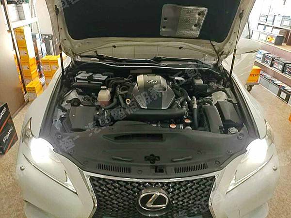 【台北】LEXUS凌志 IS200t 2015年 原廠電瓶 EFB S-95R 加水式 70AH 604A 更換 汽車電池 德國VARTA華達 EFB S95R/130D26R 75AH 720A IMG_1386