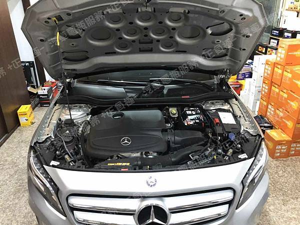 【台北】MERCEDES BENZ賓士 GLA-Class GLA200 X156 2015年 原廠電瓶 MOLL莫爾 AGM 70AH 760A(EN) 更換 汽車電池 德國MOLL莫爾 AGM 81070 70AH 760A(EN) IMG_1709