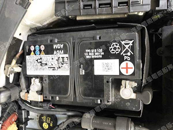 【台北】SKODA斯柯達 Superb Sedan 2.0 TDI 柴油版 2016年 原廠電瓶 德製MOLL莫爾 AGM 68AH 680A(EN) 更換 汽車電池 德國MOLL莫爾 AGM 81070 70AH 760A(EN) IMG_2318