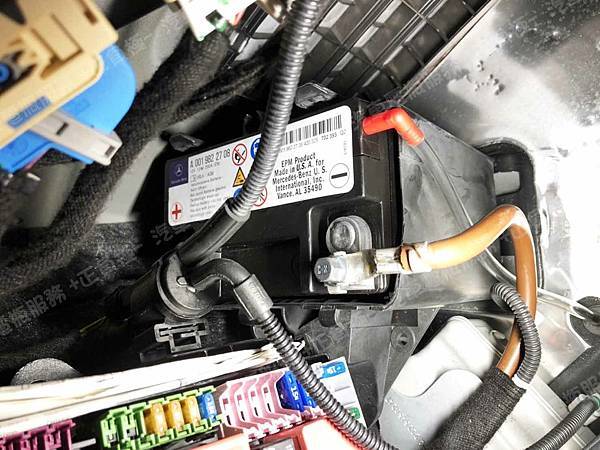 【台北】MERCEDES BENZ賓士 S-Class S400 L W222 / V222 3.0 汽油版 2016年 Auxiliary battery輔助小電池 原廠 泰製3K BATTERY AGM 12AH 200A(EN) 更換 原廠 BENZ AGM 12AH 200A(EN) 【到府安裝】 IMG_1524