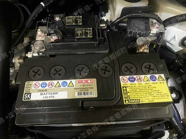 【台北】TOYOTA豐田 C-HR 1.2 Turbo 2020年 原廠電瓶 土耳其MUTLU EFB 370LN2-MF 60AH 520A 更換 汽車電池 德國MOLL莫爾 EFB 82070 70AH 760A(EN) IMG_2880