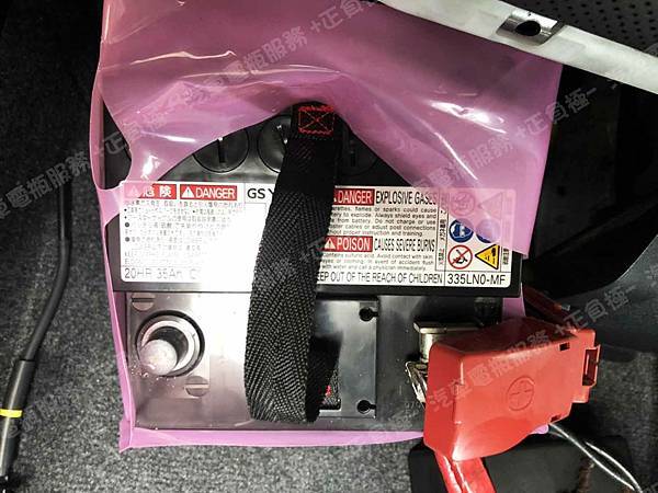 【台北】TOYOTA豐田 PRIUS C 1.5 Hybrid油電版 2017年 輔助電瓶 原廠 台製GS統力 340LN0-MF 35AH 264A(EN) 更換 汽車電池 德國VARTA華達 銀合金 54418 44AH 390A(EN) 【到府安裝】 IMG_3690