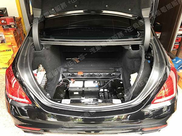 【台北】MERCEDES BENZ賓士 S-Class S400 L W222 2015年 原廠電瓶 德製MOLL莫爾 AGM 105AH 950A(EN) 更換 汽車電池 奧地利BANNER紅牛 AGM 60501 105AH 950A(EN) IMG_3700
