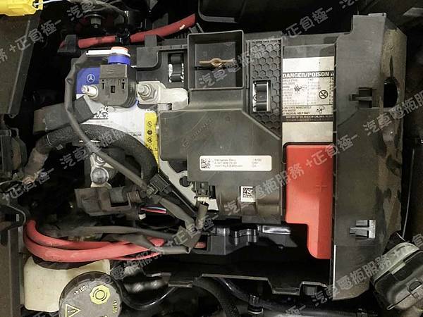 【台北】MERCEDES BENZ賓士 A-Class A180 W177 2018年 原廠電瓶 德製MOLL莫爾 AGM 70AH 720A(EN) 更換 汽車電池 德國MOLL莫爾 AGM 81070 70AH 760A(EN) IMG_4607