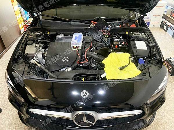 【台北】MERCEDES BENZ賓士 A-Class A180 W177 2018年 原廠電瓶 德製MOLL莫爾 AGM 70AH 720A(EN) 更換 汽車電池 德國MOLL莫爾 AGM 81070 70AH 760A(EN) IMG_4604