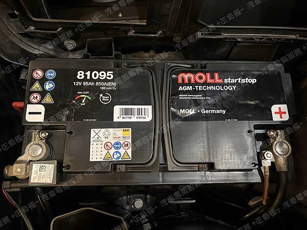 【台北】MERCEDES BENZ賓士 E-Class Estate E250 CGI 五門旅行車 S212 2011年 原車電瓶 韓製A1 EFB100 100AH 850A 更換 汽車電池 德國MOLL莫爾 AGM 81095 95AH 850A(EN) IMG_8261