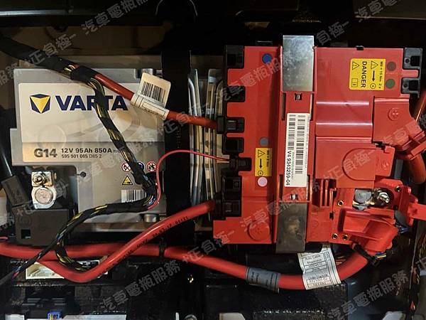 【台北】BMW寶馬 X4 xDrive20i F26 2017年 原廠電瓶 BMW AGM 90AH 850A(EN) 更換 汽車電池 德國VARTA華達 德國廠 AGM G14 95AH 850A(EN) IMG_7603