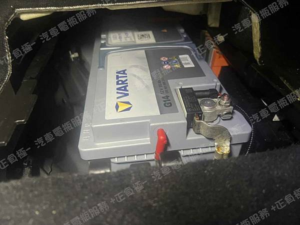 【台北】MERCEDES BENZ賓士 ML350 BlueTEC 4MATIC W166 2014年 原廠電瓶 BENZ AGM 95AH 850A(EN) 更換 汽車電池 德國VARTA華達 德國廠 AGM G14 95AH 850A(EN) IMG_0160