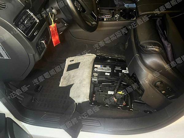 【台北】VOLKSWAGEN福斯 Touareg V6 TDI 柴油版 2011年 原廠電瓶 AGM 92AH 850A(EN) 更換 汽車電池 德國MOLL莫爾 AGM 81095 95AH 850A(EN) IMG_0155