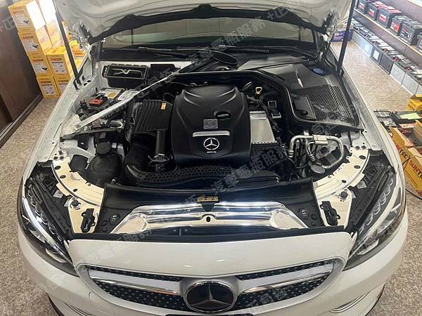 【台北】MERCEDES BENZ賓士 C-Class Cabriolet C300 A205 2017年 原廠電瓶 MOLL莫爾 AGM 80AH 800A(EN) 更換 汽車電池 德國VARTA華達 德國廠 AGM F21 80AH 800A(EN) IMG_9916