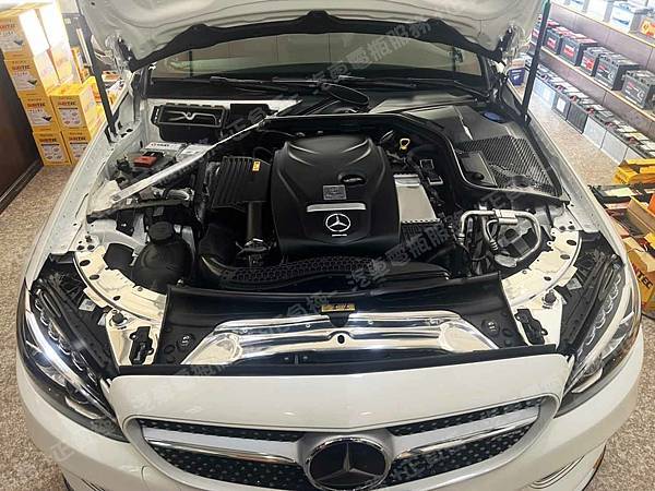 【台北】MERCEDES BENZ賓士 C-Class Cabriolet C300 A205 2017年 原廠電瓶 MOLL莫爾 AGM 80AH 800A(EN) 更換 汽車電池 德國VARTA華達 德國廠 AGM F21 80AH 800A(EN) IMG_9914