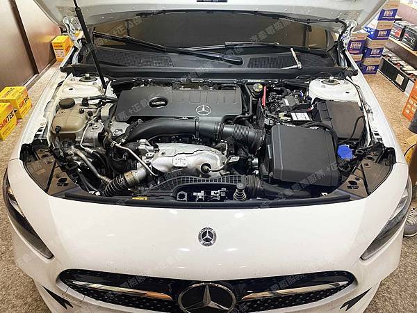 【台北】MERCEDES BENZ賓士 A-Class Sedan A220 V177 2018年 原廠電瓶 德製MOLL莫爾 AGM 70AH 720A(EN) 更換 汽車電池 德國MOLL莫爾 AGM 81070 70AH 760A(EN) IMG_1051