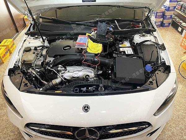 【台北】MERCEDES BENZ賓士 A-Class Sedan A220 V177 2018年 原廠電瓶 德製MOLL莫爾 AGM 70AH 720A(EN) 更換 汽車電池 德國MOLL莫爾 AGM 81070 70AH 760A(EN) IMG_1053