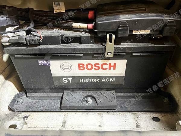 【台北】IVECO依維柯 Daily 達利 3.49噸 柴油 商用貨車 2018年 原車電瓶 韓製BOSCH博世 ST AGM LN6 105AH 950A 更換 汽車電池 義大利KAWASAKI川崎 AGM KDK1050 LN6 105AH 950A(EN) IMG_2033