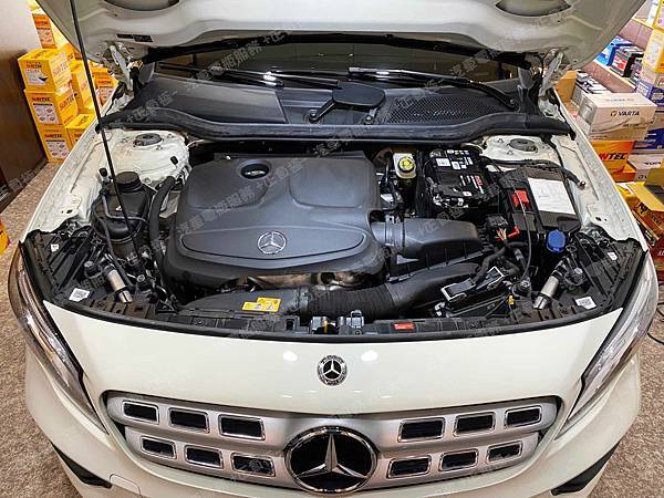 【台北】MERCEDES BENZ賓士 GLA-Class GLA180 AMG X156 2018年 原廠電瓶 德國MOLL莫爾 AGM 80AH 800A(EN) 更換 汽車電池 德國MOLL莫爾 AGM 81080 80AH 800A(EN) IMG_3928