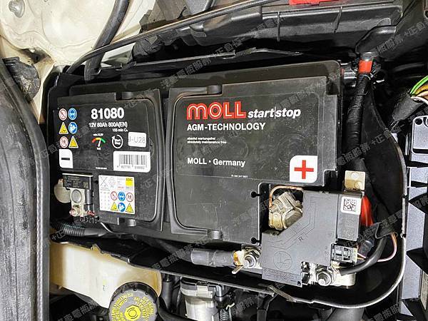 【台北】MERCEDES BENZ賓士 GLA-Class GLA180 AMG X156 2018年 原廠電瓶 德國MOLL莫爾 AGM 80AH 800A(EN) 更換 汽車電池 德國MOLL莫爾 AGM 81080 80AH 800A(EN) IMG_3927