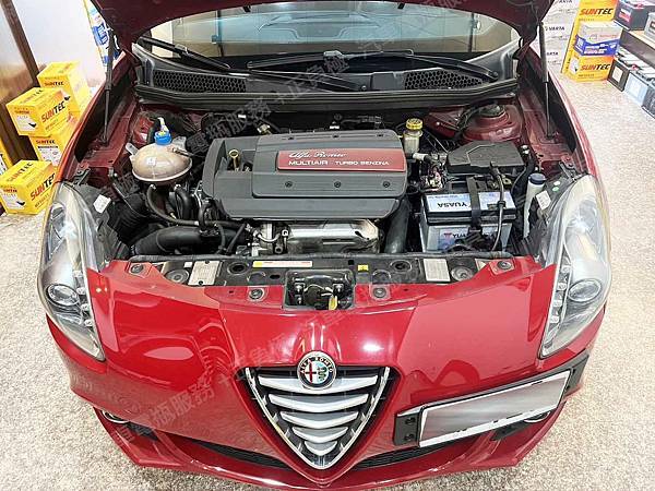 【台北】ALFA ROMEO愛快羅密歐 Giulietta 1.4 Turbo MultiAir TCT 2014年 原車電瓶 台製YUASA湯淺 SMF LBN2 65AH 580A 更換 汽車電池 韓國SUNTEC 鈣合金 56077 60AH 540A(EN) IMG_4968