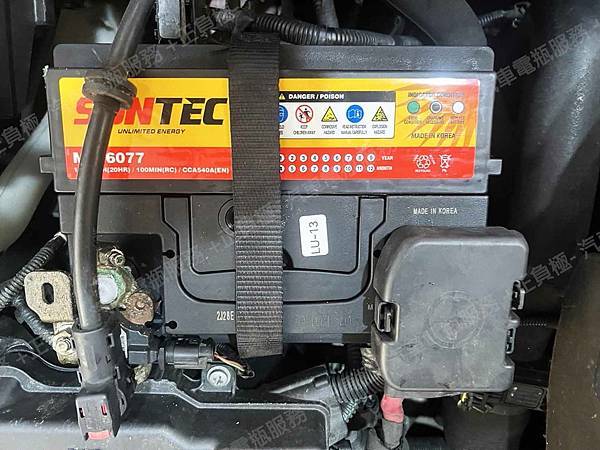 【台北】ALFA ROMEO愛快羅密歐 Giulietta 1.4 Turbo MultiAir TCT 2014年 原車電瓶 台製YUASA湯淺 SMF LBN2 65AH 580A 更換 汽車電池 韓國SUNTEC 鈣合金 56077 60AH 540A(EN) IMG_4967
