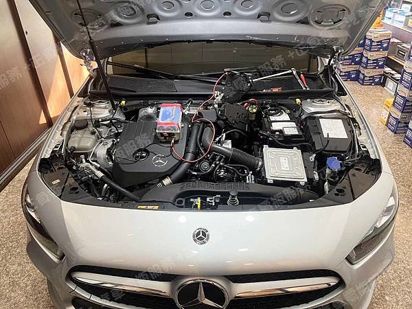 【台北】MERCEDES BENZ賓士 A-Class Sedan A200 V177 2020年 原廠電瓶 AGM 80AH 800A(EN) 更換 汽車電池 德國MOLL莫爾 AGM 81080 80AH 800A(EN) IMG_5019