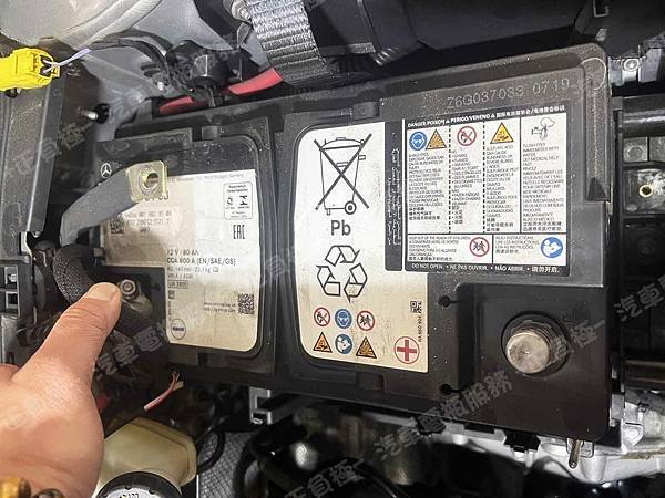 【台北】MERCEDES BENZ賓士 A-Class Sedan A200 V177 2020年 原廠電瓶 AGM 80AH 800A(EN) 更換 汽車電池 德國MOLL莫爾 AGM 81080 80AH 800A(EN) IMG_5020