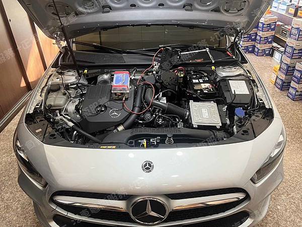 【台北】MERCEDES BENZ賓士 A-Class Sedan A200 V177 2020年 原廠電瓶 AGM 80AH 800A(EN) 更換 汽車電池 德國MOLL莫爾 AGM 81080 80AH 800A(EN) IMG_5017