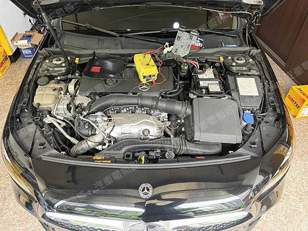 【台北】MERCEDES BENZ賓士 A-Class A250 W177 2019年 原廠電瓶 AGM 70AH 720A(EN) 更換 汽車電池 德國VARTA華達 德國廠 AGM E39 70AH 760A(EN) IMG_7248