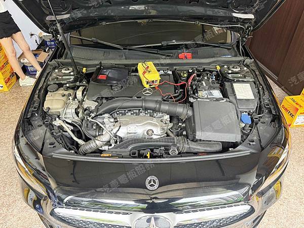 【台北】MERCEDES BENZ賓士 A-Class A250 W177 2019年 原廠電瓶 AGM 70AH 720A(EN) 更換 汽車電池 德國VARTA華達 德國廠 AGM E39 70AH 760A(EN) IMG_7250