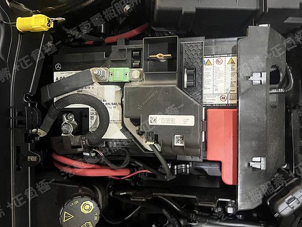 【台北】MERCEDES BENZ賓士 CLA-Class CLA200 C118 2021年 原廠電瓶 AGM 80AH 800A(EN) 更換 汽車電池 奧地利BANNER紅牛 AGM 58001 80AH 800A(EN) IMG_7685