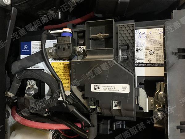 【台北】MERCEDES BENZ賓士 GLB200 X247 2020年 原廠電瓶 AGM 80AH 800A(EN) 更換 汽車電池 德國VARTA華達 德國廠 AGM F21 80AH 800A(EN) IMG_7131