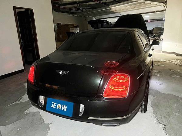 【台北】BENTLEY賓利 Continental Flying Spur 6.0 W12 2010年 Auxiliary battery輔助小電池 原廠 60AH 480A(EN) 更換 汽車電池 日本KAWASAKI川崎 銀合金 55059 / LN1 50AH 400A(EN) 【到府更換】 IMG_8400